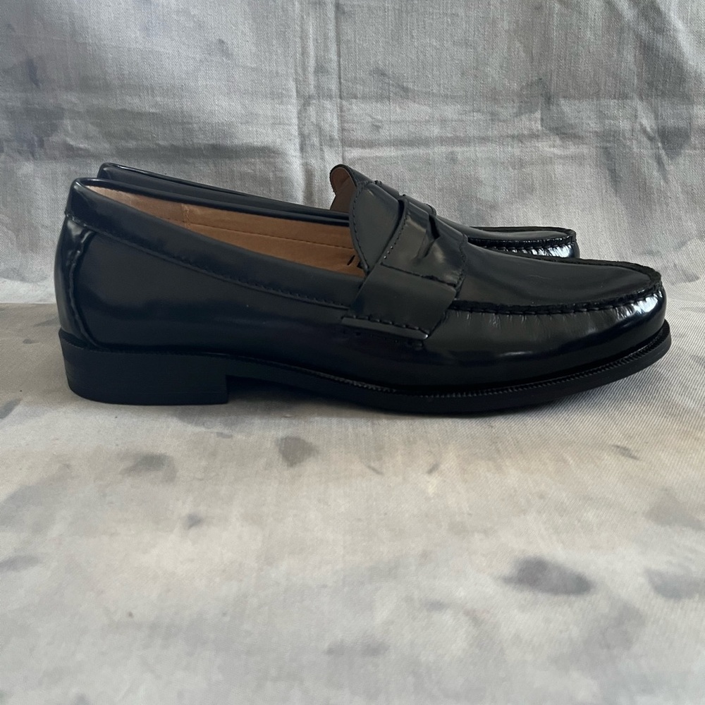 G.H. Bass and Co. Larson Weejuns Loafers - Picture 4 of 10